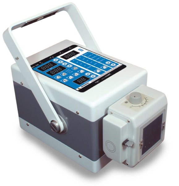 Portable digital X-ray generator with carrying handle and control panel